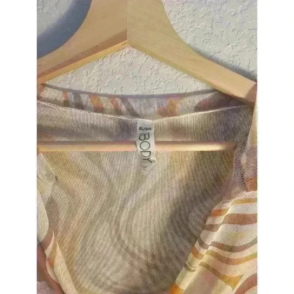Body long sleeve mesh top - Picture 4 of 5